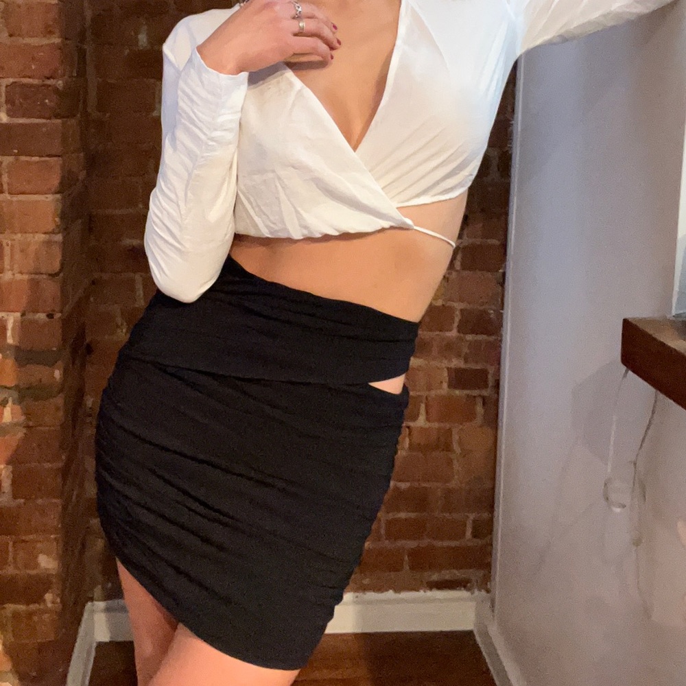 Top and skirt both for sale 🖤🤍